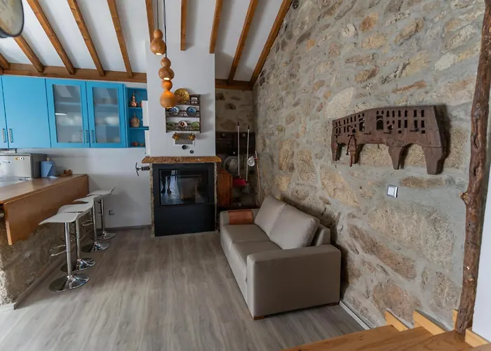 Cantinho Do Bairro Alto Holiday home Alijo