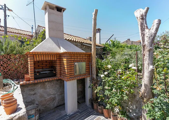 Cantinho Do Bairro Alto Holiday home Alijo